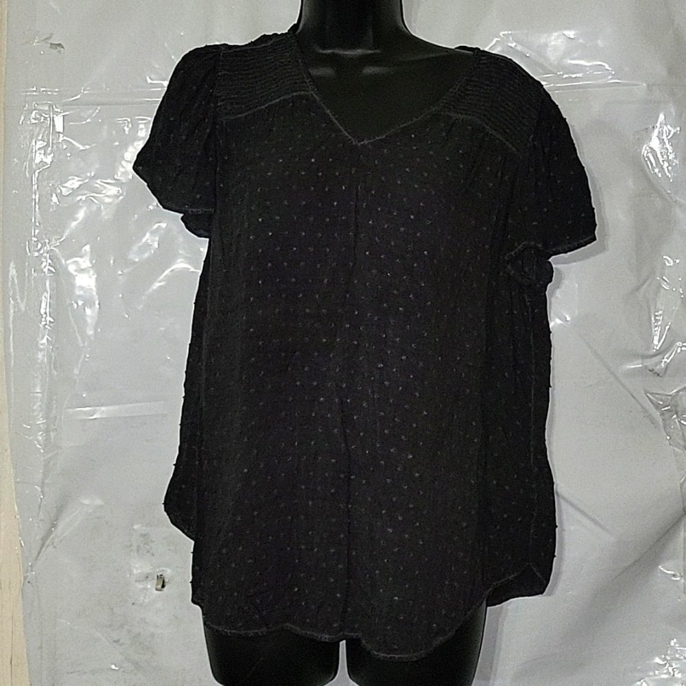 TORRID‎ Black Swiss Dot Blouse V Neck Short Sleeve Smocked Top L
